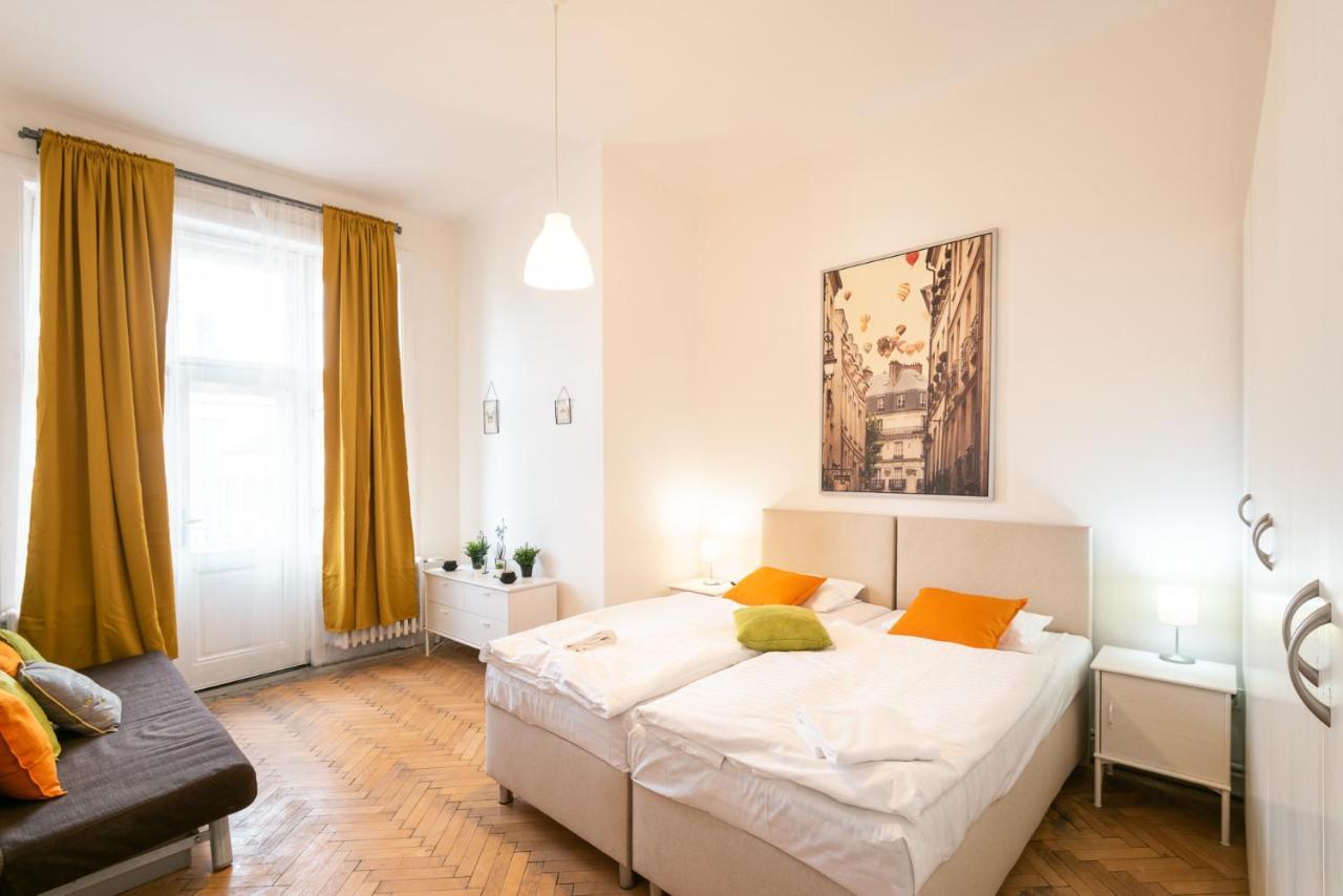 Narodni Apartments Praag Buitenkant foto