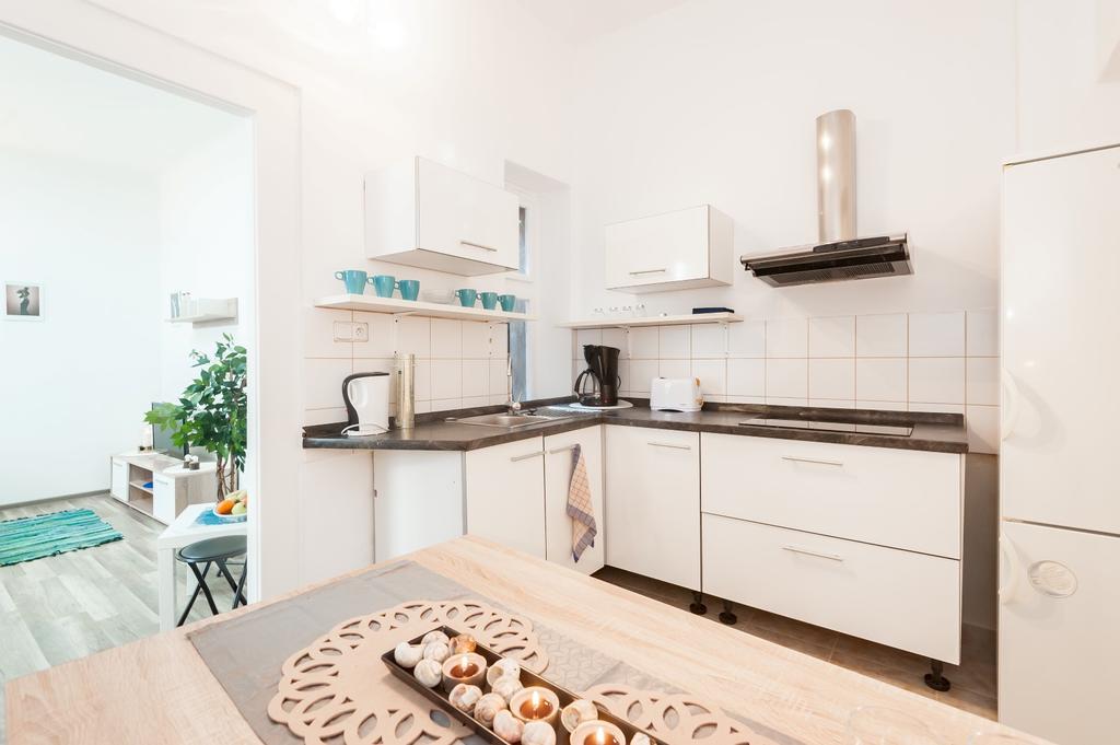 Narodni Apartments Praag Buitenkant foto
