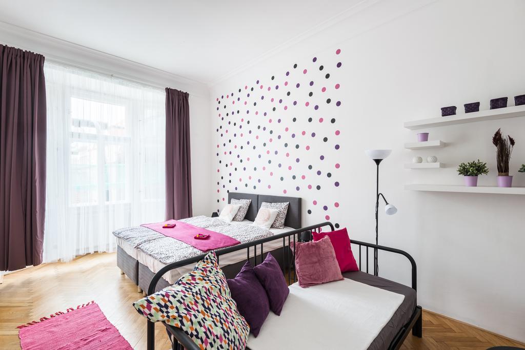 Narodni Apartments Praag Buitenkant foto